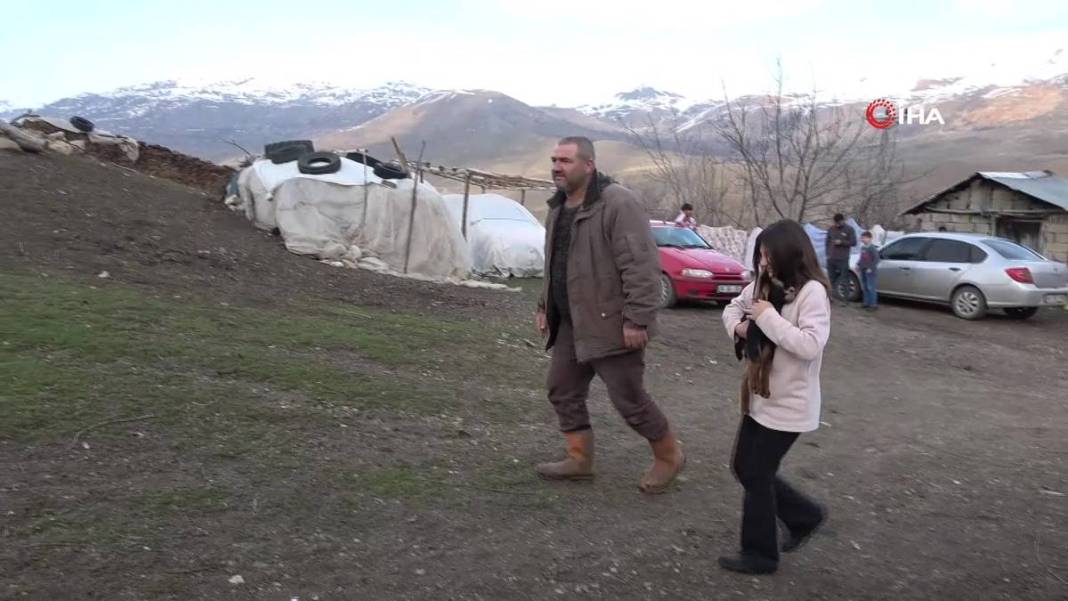 Görenler gözlerine inanamıyor: Tam 3 adet...! Görmek için civar köylerden geliyorlar 16